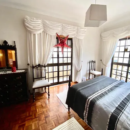 Spray Mini Bar, European Style Apartment Nazare