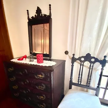 Spray Mini Bar, European Style Apartment Nazare